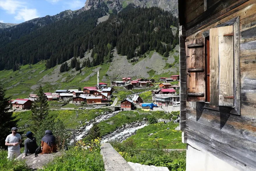 Karadeniz'in yeni gözdesi 'Elevit Yaylası' ziyaretçilerine nefes oluyor 4