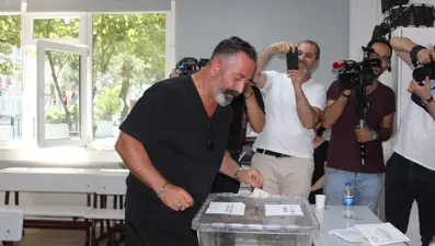 Ünlüler böyle oy kullandı (23 Haziran 2019 seçimleri)