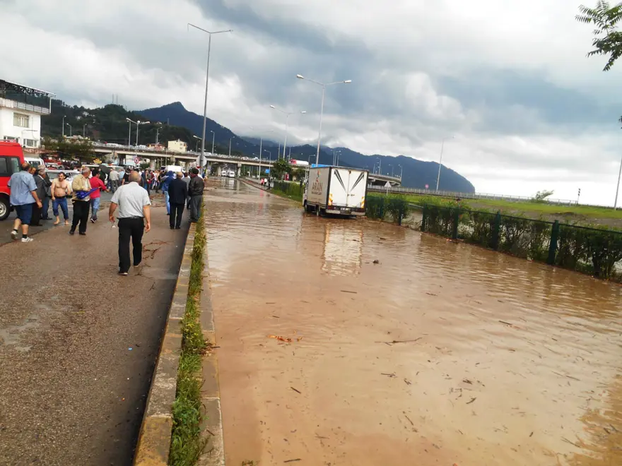 Artvin'de sel faciası: 7 kişi hayatını kaybetti 8