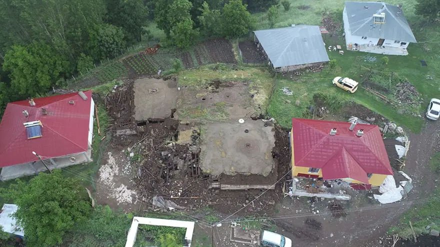 Bingöl'deki depremin boyutu gün ağarınca ortaya çıktı 2 Bingöl'deki depremin boyutu gün ağarınca ortaya çıktı 2