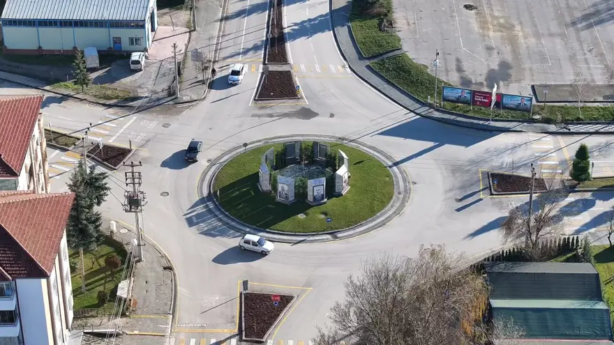 Şehirdeki trafik ışıkları kaldırıldı: Trafik kazalar azaldı, 20 milyon lira tasarruf edildi 1