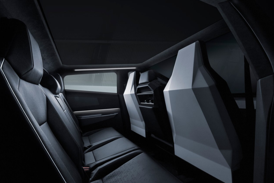 İlk Tesla Cybertruck banttan indi: Gelecekten gelmiş gibi! 11