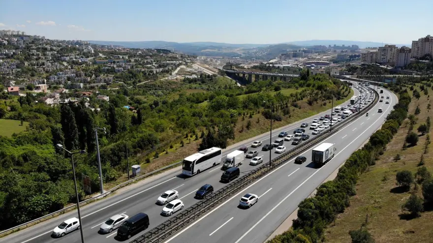 Bayram dönüşü trafik yoğunluğu 12