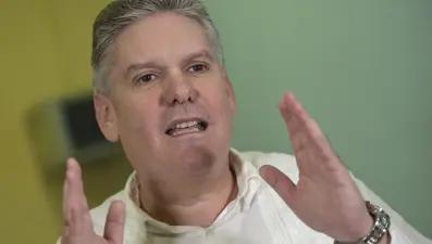 Küba'da eski ekonomi bakanına casusluk suçlaması