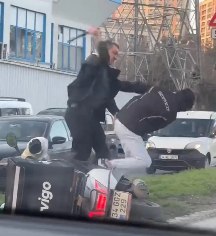 COPLA İNİP, KURYEYİ DÖVDÜ 3