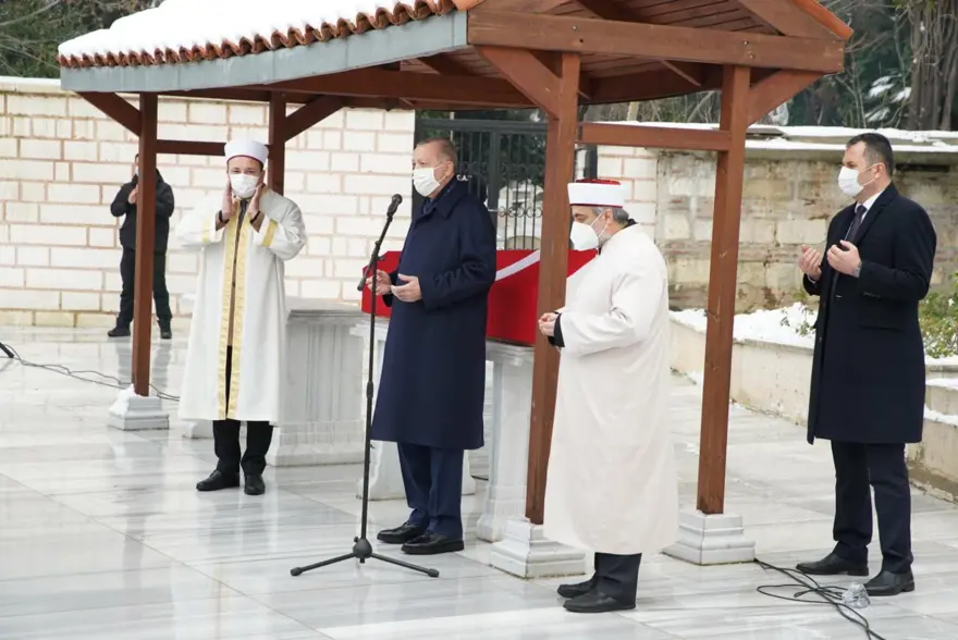 Sosyolog Prof. Dr. Nur Vergin, son yolculuğuna uğurlandı 6