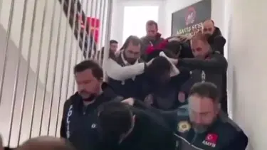 Kendilerini polis ve savcı olarak tanıtan dolandırıcılara darbe