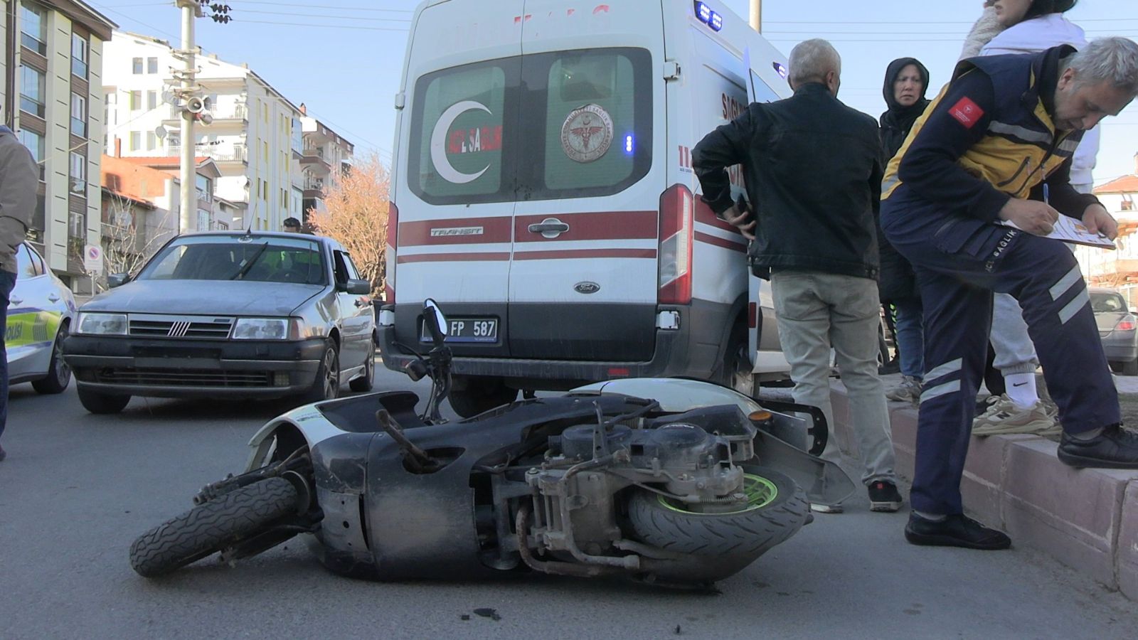 Tavşanlı’da trafik kazası: 2 kişi yaralandı