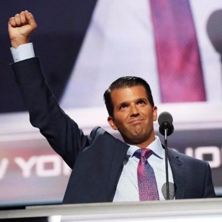 ABD Başkanı Trump’un oğlu Trump Jr’ın sevgilisi virüse yakalandı 4
