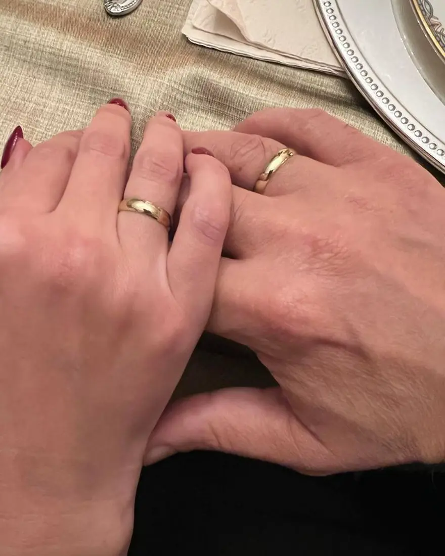 Mustafa Sandal ve Melis Sütşurup nişanlandı 1