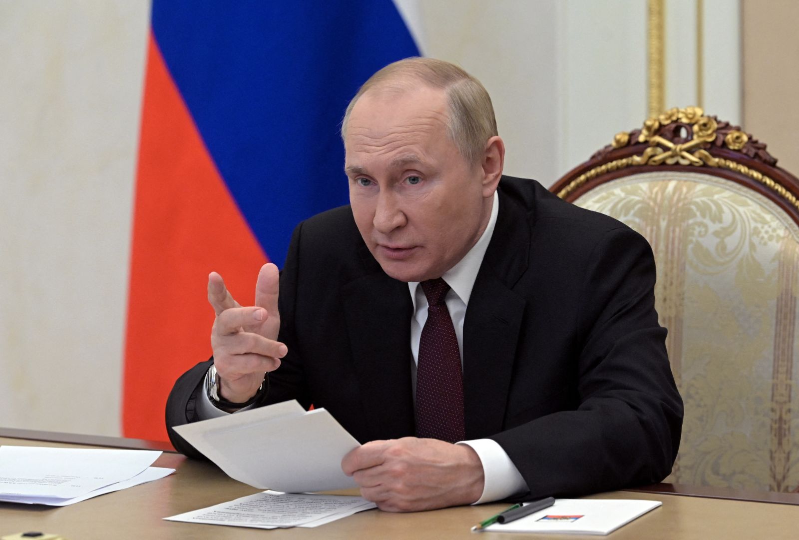 Putin LGBT propagandasına karşı yasayı onayladı