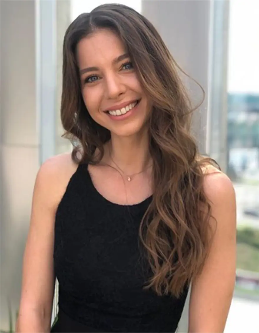 Toprak ile Fidan'ın başrolü Hazal Adıyaman karakteri ile ilgili konuştu: Fidan beni ilk dakikada tavladı 5 Toprak ile Fidan'ın başrolü Hazal Adıyaman karakteri ile ilgili konuştu: Fidan beni ilk dakikada tavladı 5