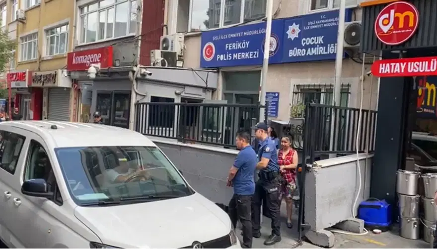 EŞİNE SALDIRAN ADAMI SIRTINDAN BIÇAKLADI 1