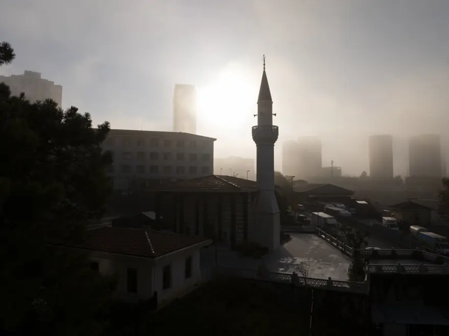 İstanbul yeni güne sisle başladı 3