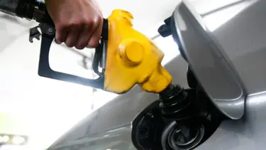Benzine zam, motorine indirim