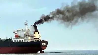Denizi ve havayı kirleten tankere inceleme