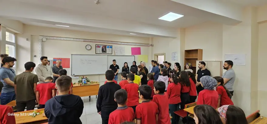 Ayşe öğretmenin okulunda yas 2