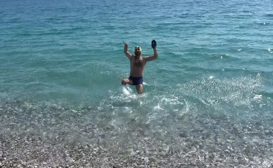 Hava sıcaklıkları arttı: Güneşli havayı fırsat bilen sahile akın etti 1