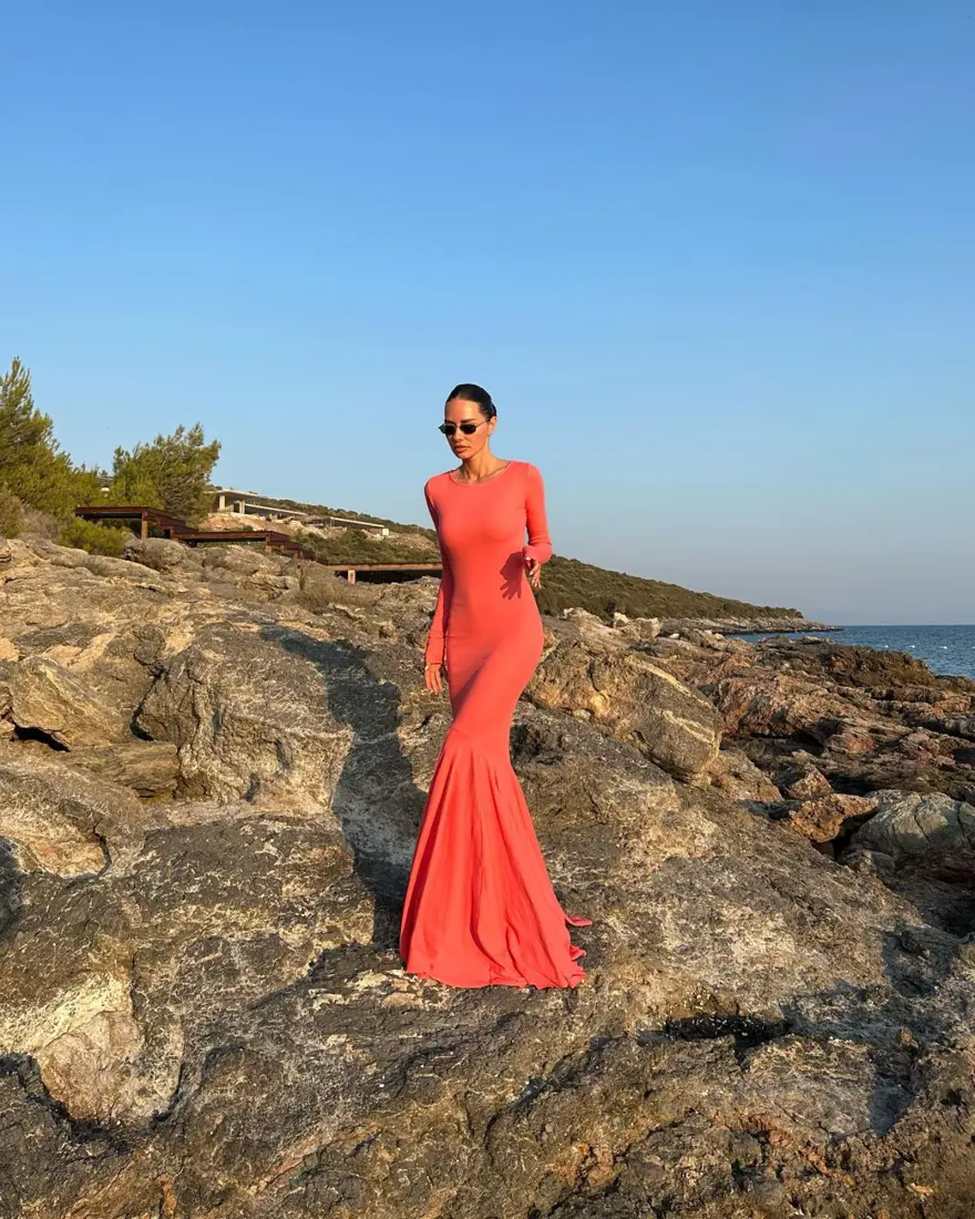 Yaz sezonunun en popüler elbise modelleri 7