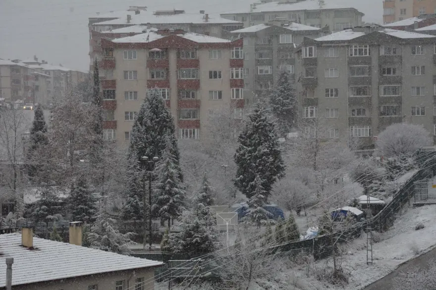 Yurtta kar yağışı (İzmir'in yüksek kesimlerinde kar yağışı etkili oldu) 14