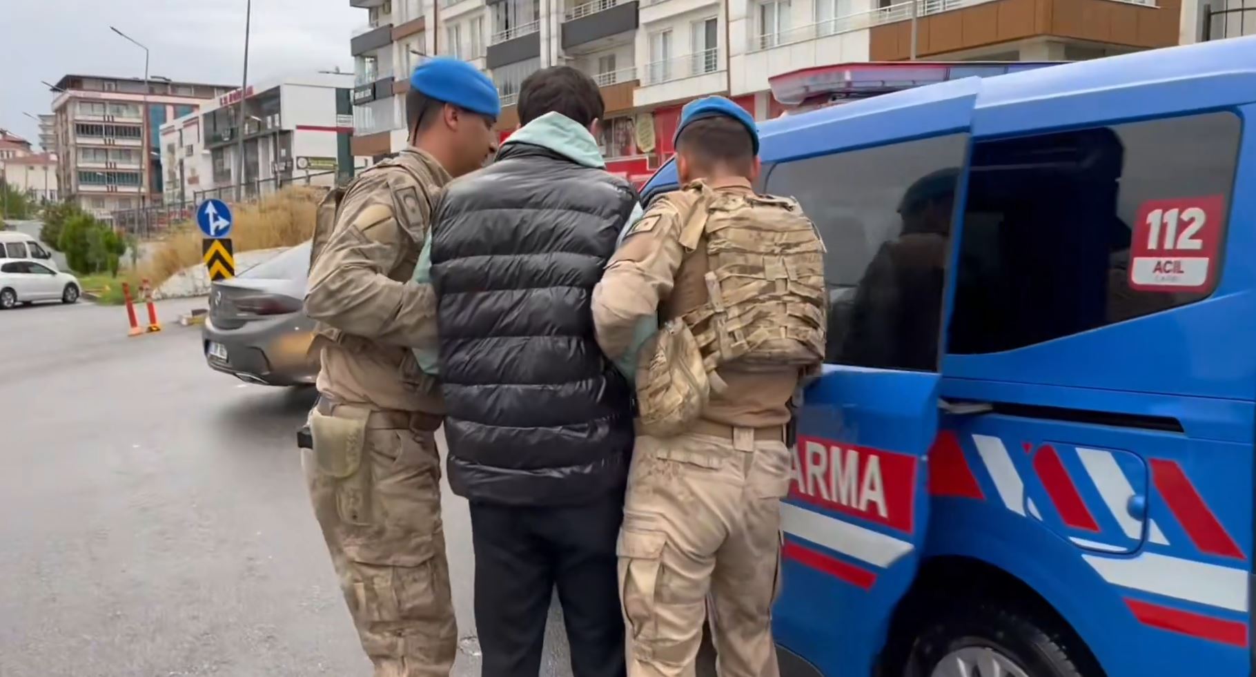 13 ilde yasa dışı bahis operasyonu: 8,5 milyar liralık para hareketi