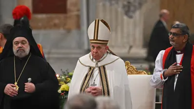 Papa Francis: Eşcinsel olmak suç değil