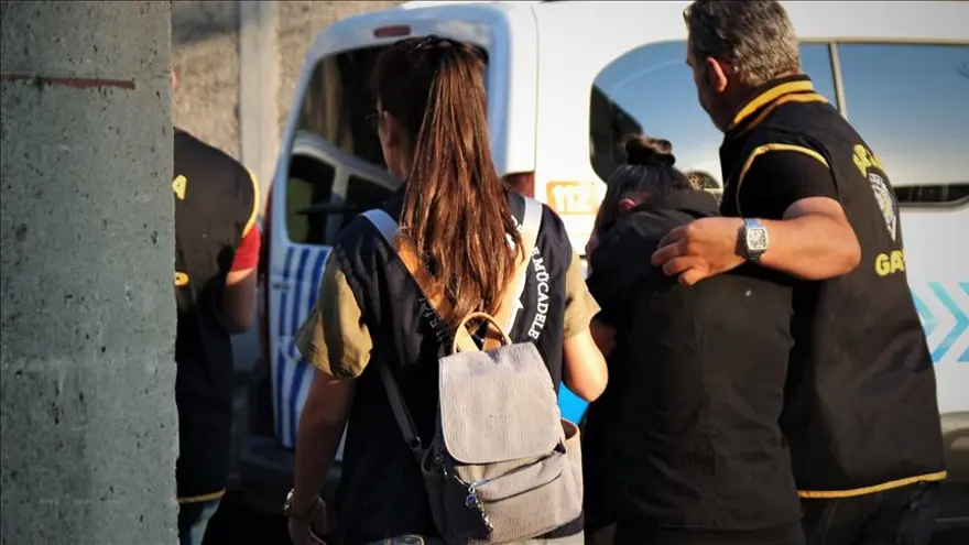 "Çöp ev" davasında gerekçeli karar açıklandı: İnsan onuruyla bağdaşmayacak şekilde yaşattı 10 "Çöp ev" davasında gerekçeli karar açıklandı: İnsan onuruyla bağdaşmayacak şekilde yaşattı 10