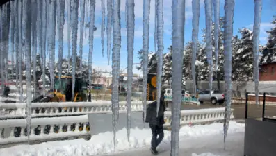 Doğu Anadolu buz kesti: Erzurum, Ağrı ve Kars eksi 20’leri gördü
