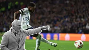 "Mourinho penaltıcıları daha iyi belirleyebilirdi" (Spor yazarları Rangers-Fenerbahçe maçını değerlendirdi)