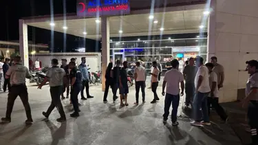 Acil servis önünde tekme tokat kavga