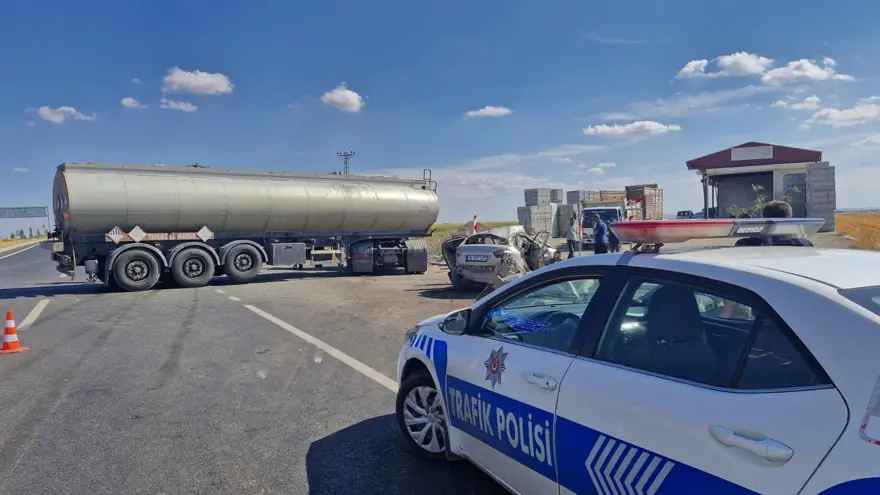Tanker ile otomobil çarpıştı: 2'si ağır 4 yaralı 