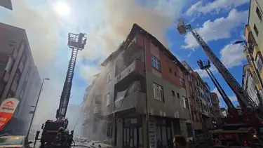 Üsküdar'da iki katlı binada yangın