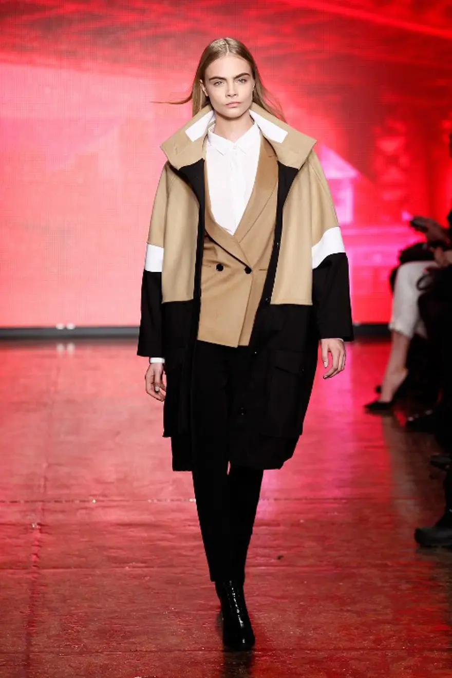 Güzelliğini anneannesinden almış 24