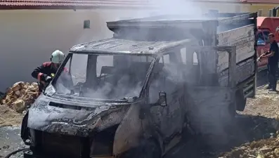 Malatya’da şantiyede araç yangını