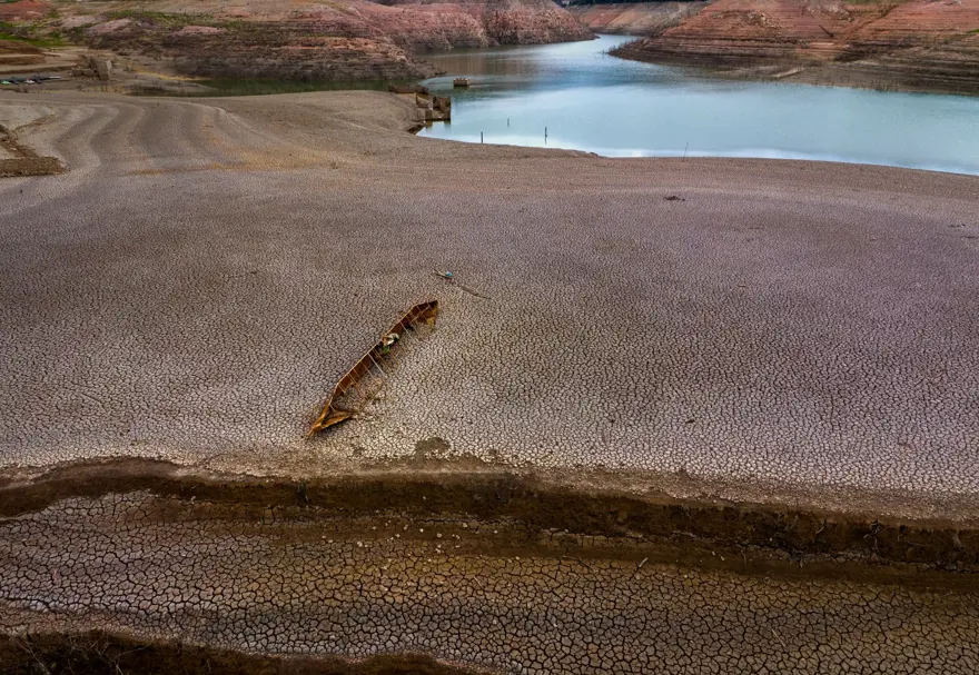 İspanya'da tarihinin en kötü kuraklığı: Halk deniz suyu içmeye başladı 8 İspanya'da tarihinin en kötü kuraklığı: Halk deniz suyu içmeye başladı 8