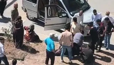 Hakkari'de freni boşalan çekici 6 araca çarptı