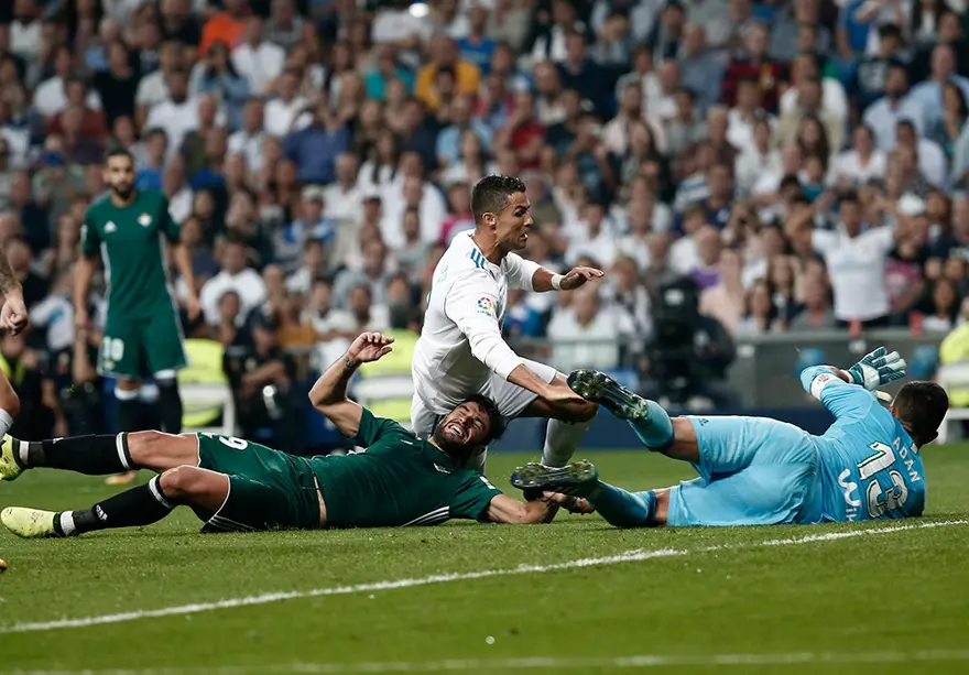 Real Madrid ligde ilk yenilgisini aldı 4