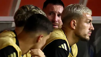 Sakatlanan Lionel Messi, gözyaşlarını tutamadı