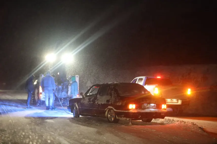 Kırklareli'nde kar yağışı etkisini arttırdı: Sınır kapısında ulaşım durma noktasında 5