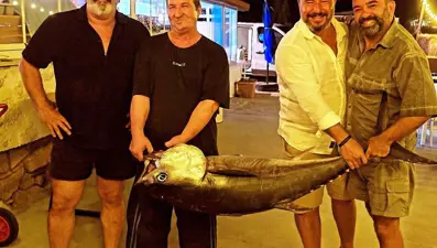 Cem Yılmaz ile Bülent Şakrak'tan 37 kiloluk orkinos avı