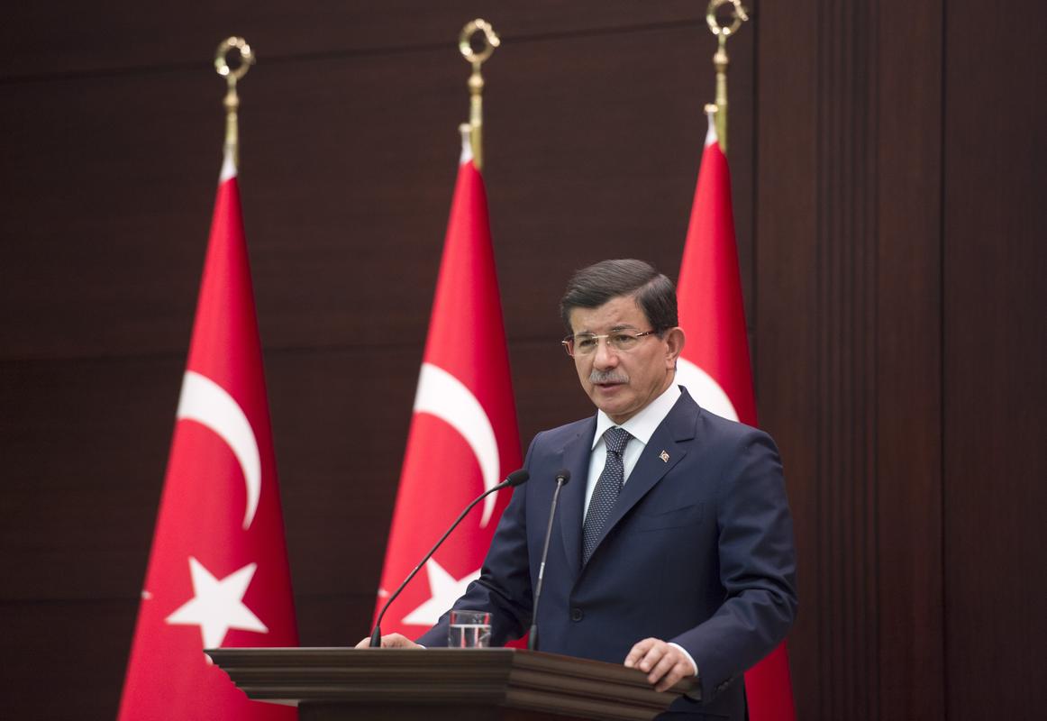 Başbakan Davutoğlu: Bir süre Suriye'de kaldıkları belirlendi