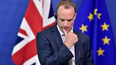 Brexit anlaşması sonrası 3 bakan istifa etti