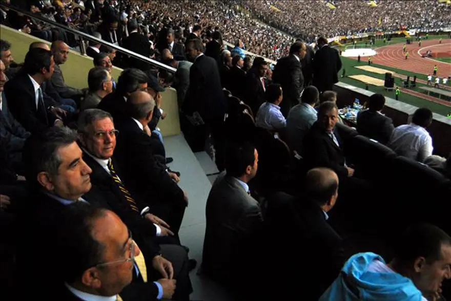 Beşiktaş: 4 - Fenerbahçe: 2 32 Beşiktaş: 4 - Fenerbahçe: 2 32