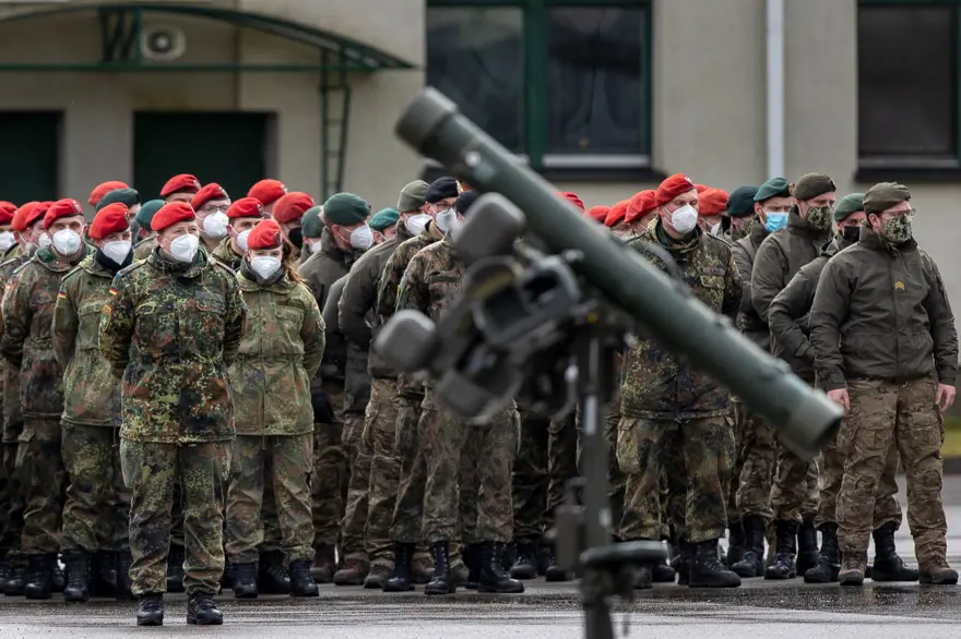 NATO'nun ilk kez görevlendirdiği askeri güç: 40 bin kişilik Mukabele Kuvveti 7 NATO'nun ilk kez görevlendirdiği askeri güç: 40 bin kişilik Mukabele Kuvveti 7