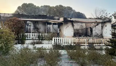 Seferihisar'da yazlık evler kül oldu