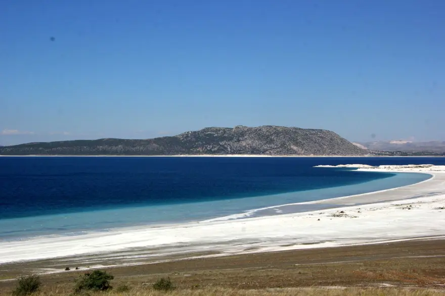 Normalleşme süreciyle Salda Gölü'nde ziyaretçi yoğunluğu 10