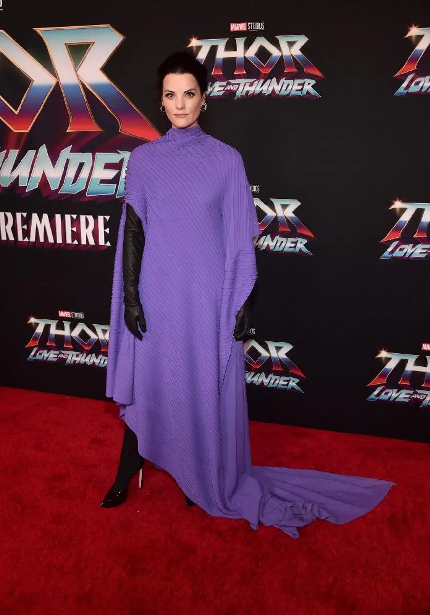 Natalie Portman ve Chris Hemsworhth Thor: Love and Thunder Los Angeles prömiyerine katıldı 7