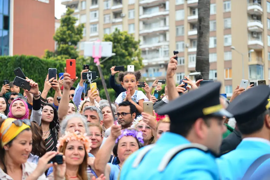 Adana'da renkli Portakal Çiçeği Karnavalı korteji 18 Adana'da renkli Portakal Çiçeği Karnavalı korteji 18