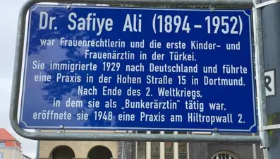 Almanya'da bir sokağa Türkiye'nin ilk kadın doktoru Safiye Ali'nin adı verildi