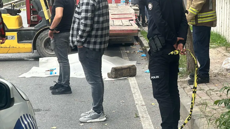 Kağıthane'de feci ölüm: 1 tonluk TIR rampasının altında can verdi 1 Kağıthane'de feci ölüm: 1 tonluk TIR rampasının altında can verdi 1